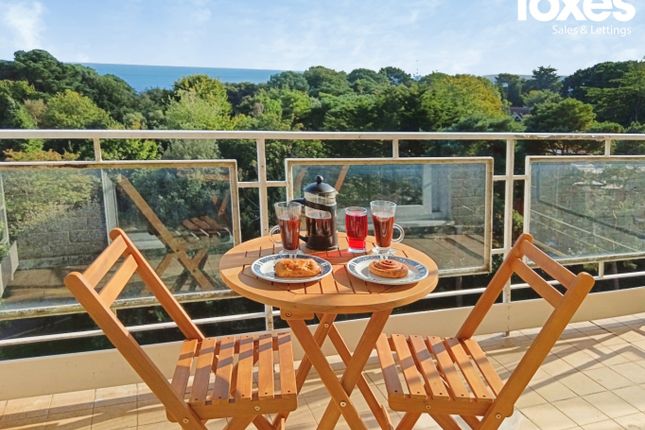 2 bed property, in Ashdown, £260,000