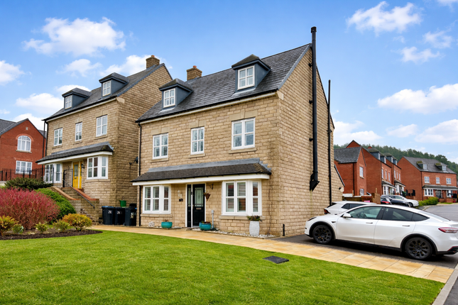 5 bed property, in Bentley Bridge Road, £499,950