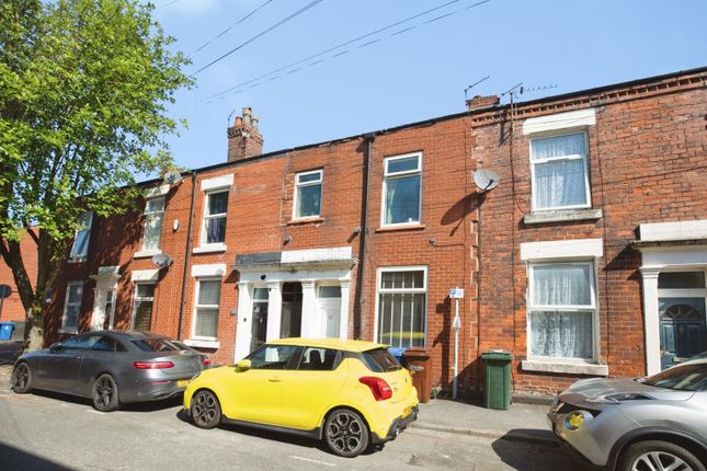 2 bed property, in Anderton Street, £140,000