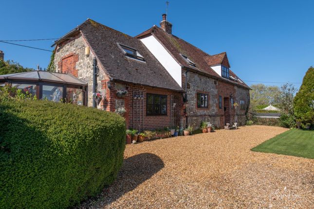 5 bed property, in Bunkers Lane, £685,000