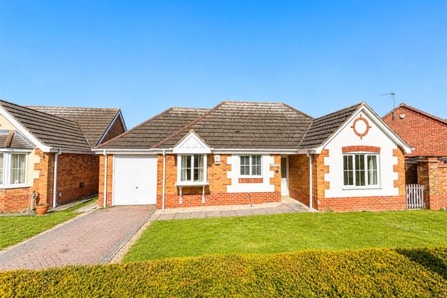3 bed property, in Maple Grove, £265,000