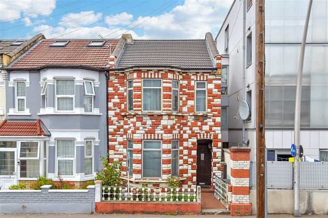 3 bed property, in Ruckholt Road, £625,000