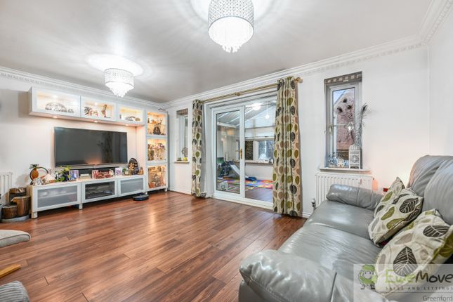 5 bed property, in Royce Grove, £800,000