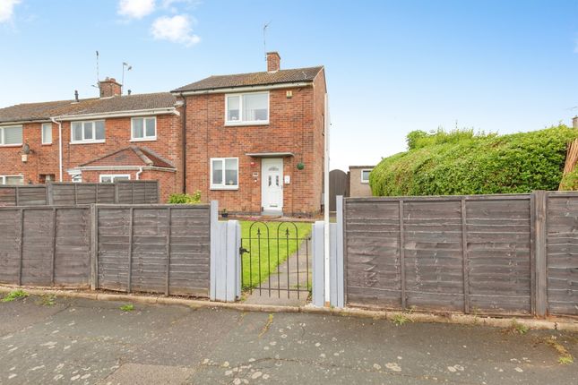 3 bed property, in Newlyn Parade, £240,000