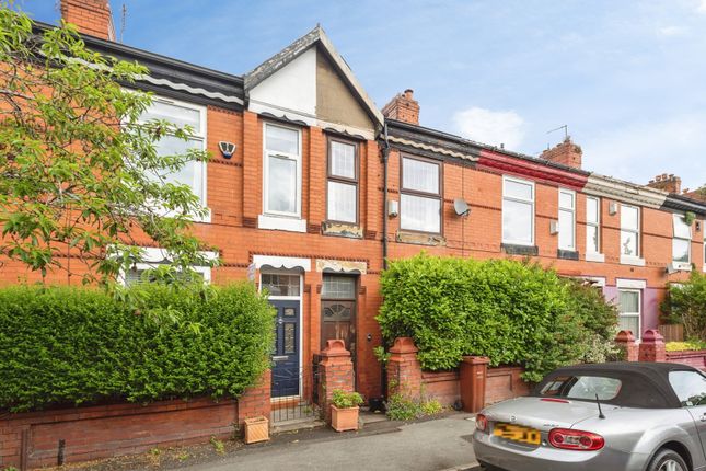 2 bed property, in Brompton Road, £160,000