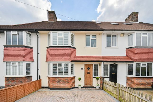 3 bed property, in Bramshaw Rise, £650,000