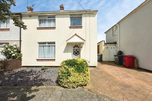 3 bed property, in Moreton Way, £400,000