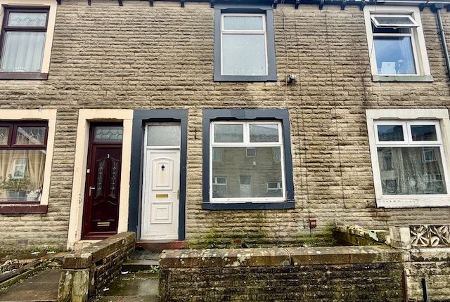2 bed property, in Temple Street, £115,000