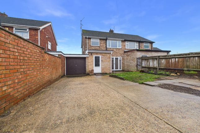 3 bed property, in Highfield Walk, £220,000