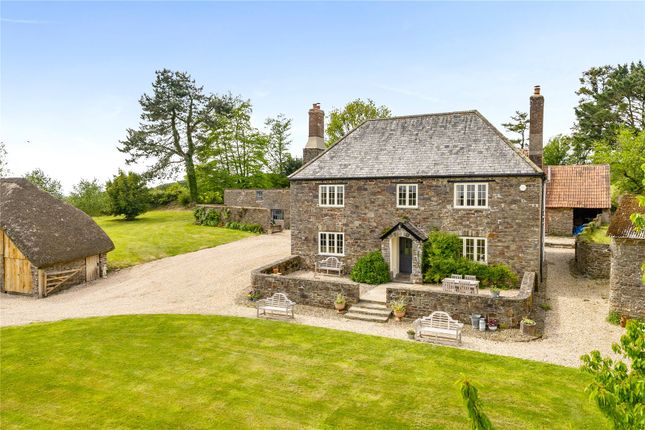 5 bed property, in Cheldon, £900,000