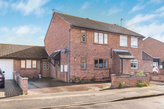 4 bed property, in Armitage Way, £450,000