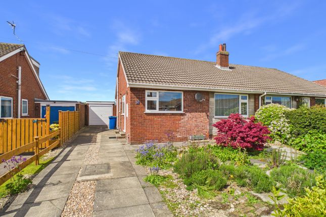 2 bed property, in Alton Park, £180,000