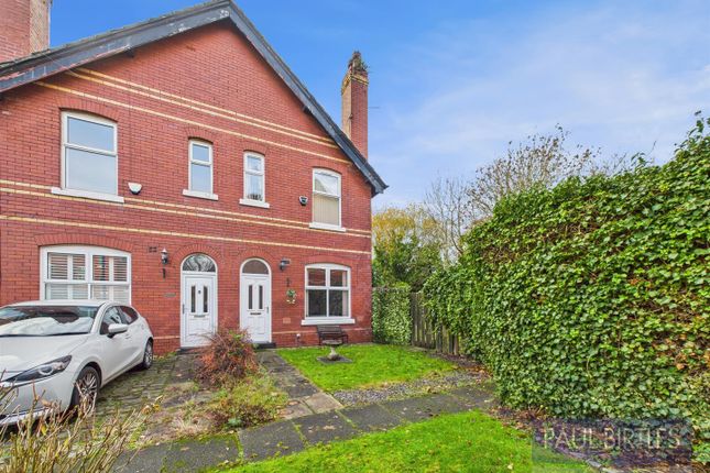 2 bed property, in Fire Station Square, £400,000