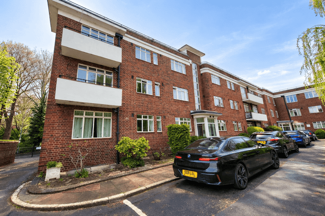 2 bed property, in Appleby Lodge, £140,000
