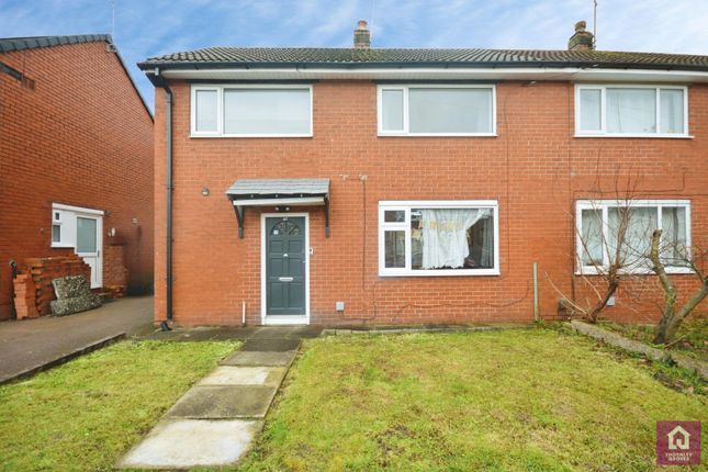 2 bed property, in Bronte Avenue, £200,000