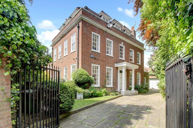 6 bed property, in Lyndhurst Road, £6,800,000