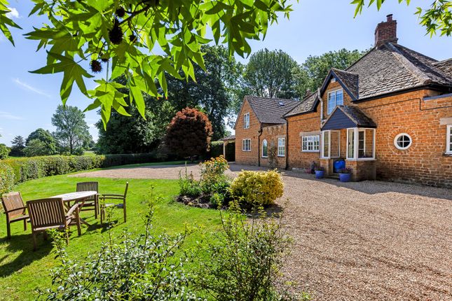 5 bed property, in Over Worton, £1,500,000