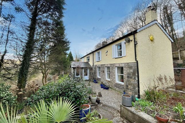 3 bed property, in Coytrahen, £320,000