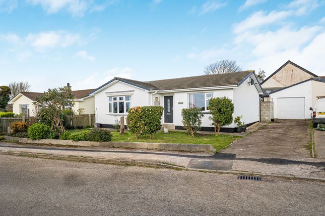2 bed property, in Chapel Close, £375,000