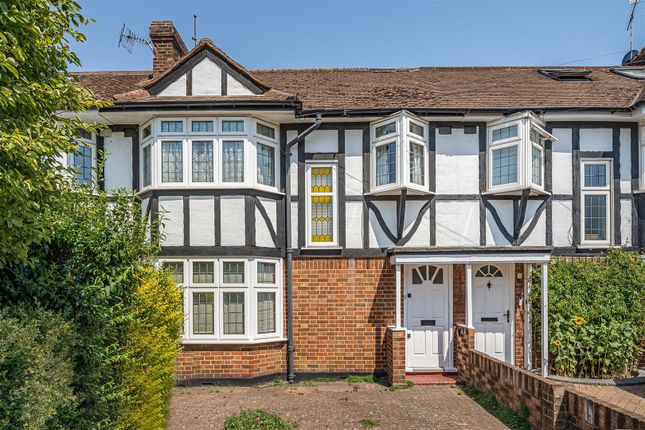 3 bed property, in Wolsey Drive, £825,000