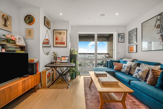 1 bed property, in Vespucci Court, £350,000