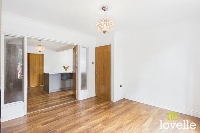 3 bed property, in Northgate, £300,000