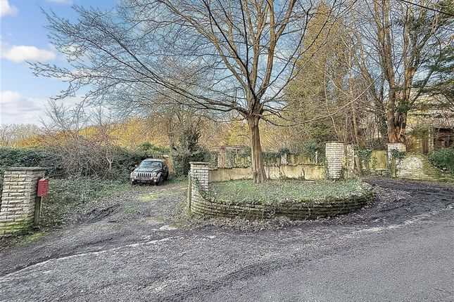 Studio, in Ridge Lane, £350,000