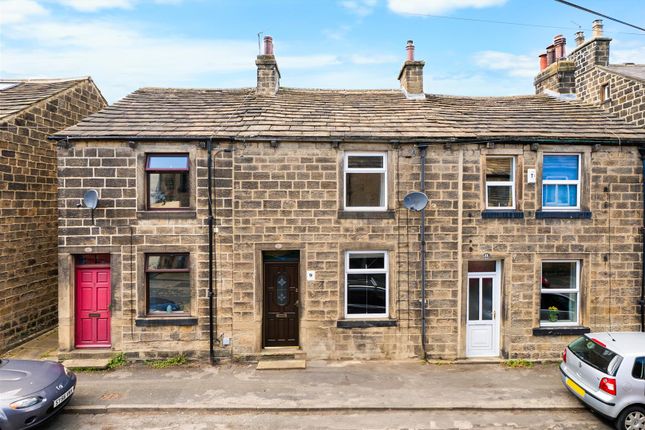2 bed property, in Peel Place, £230,000