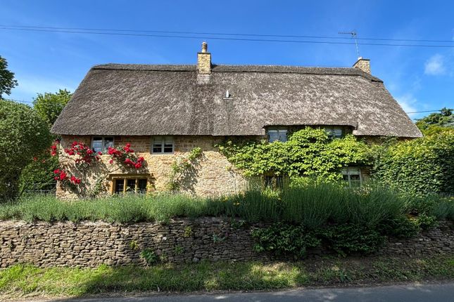 5 bed property, in Upper Tadmarton, £950,000