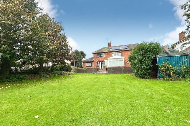 4 bed property, in East Newton Road, £300,000