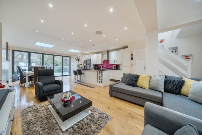 3 bed property, in Sidcup Road, £625,000