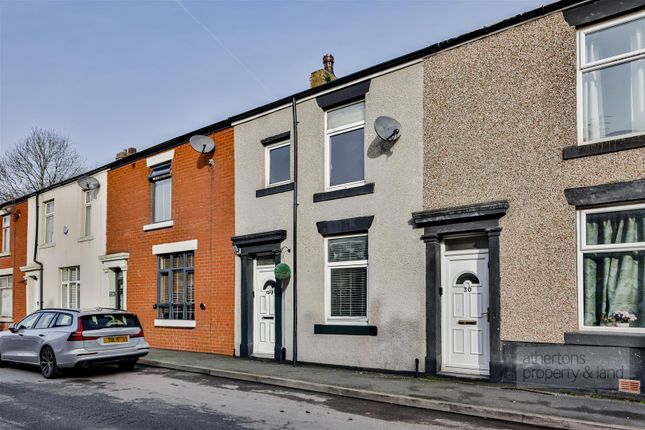 2 bed property, in Longworth Road, £150,000