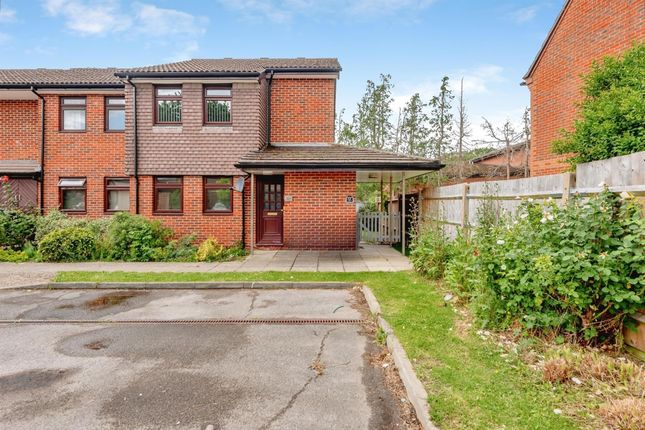 1 bed property, in Churchill Road, £220,000