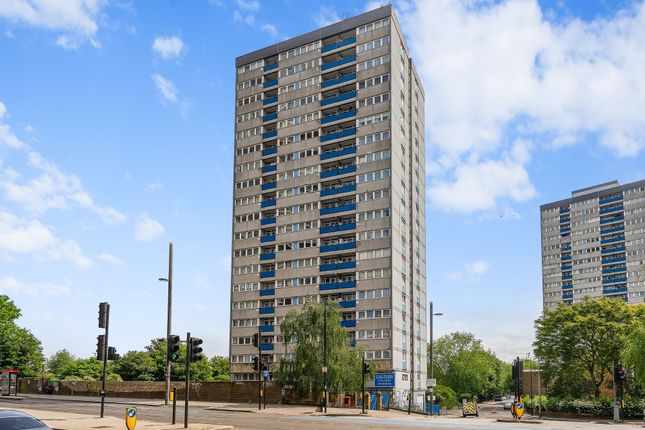 1 bed property, in Albert Bigg Point, £225,000