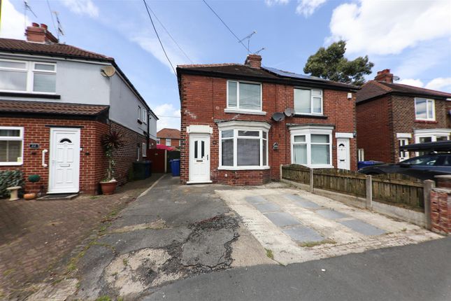 2 bed property, in Shakespeare Avenue, £160,000