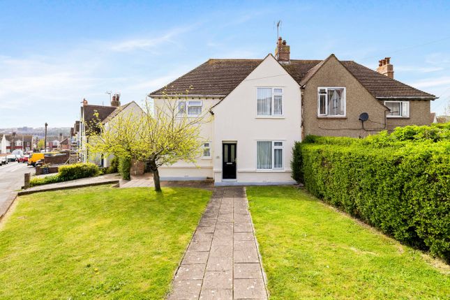 4 bed property, in Wood Avenue, £325,000