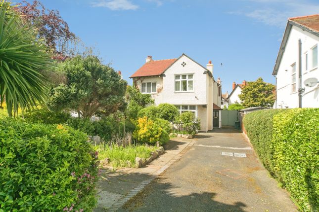 3 bed property, in Queens Road, £425,000