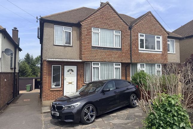 3 bed property, in Wroxham Gardens, £550,000