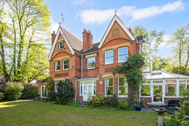 7 bed property, in Heatherdale Road, £1,595,000