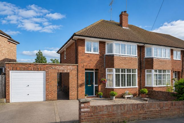 3 bed property, in Pickering Road, £625,000