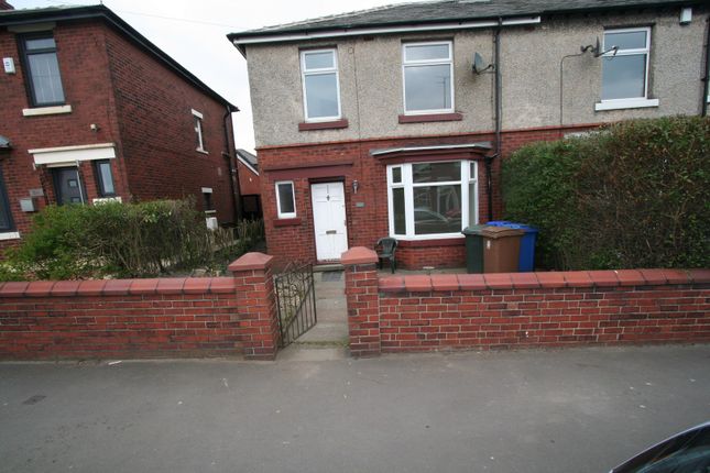 3 bed property, in Edenfield Road, £230,000