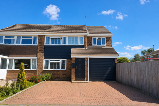 4 bed property, in Deansfield, £425,000