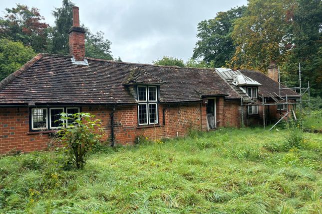 4 bed property, in Lovel Lane, £975,000