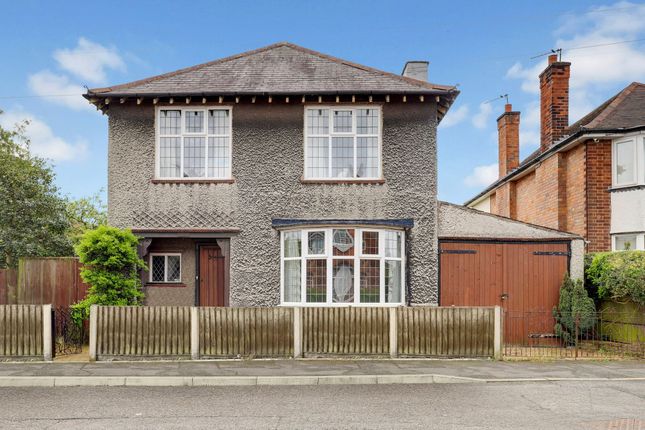 4 bed property, in Willoughby Avenue, £270,000