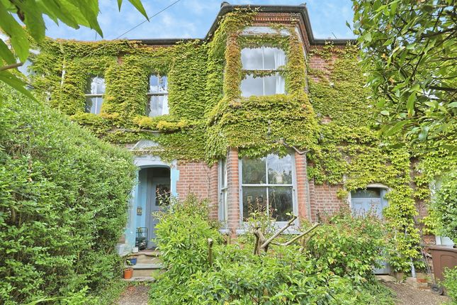 4 bed property, in Earlham Road, £625,000
