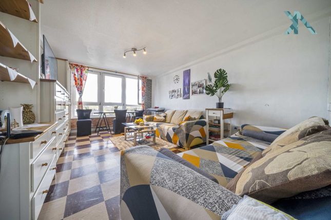 1 bed property, in Brixton Water Lane, £250,000