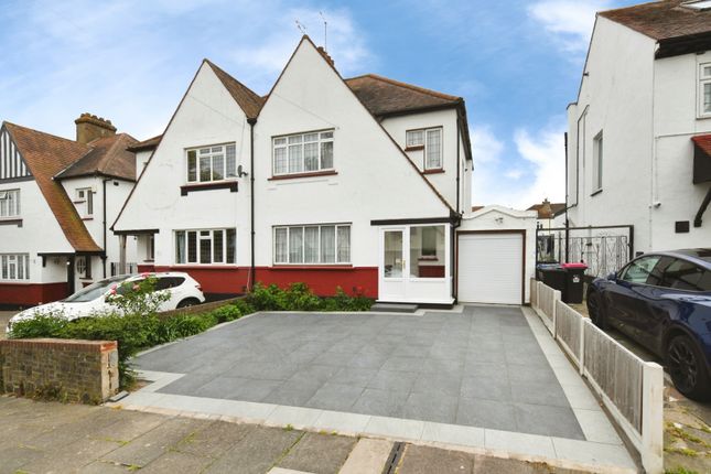 3 bed property, in Marlborough Road, £450,000
