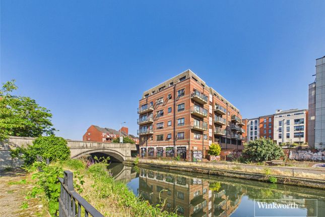 2 bed property, in Royal Court, £155,000