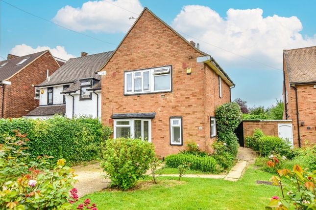3 bed property, in Coombe Drive, £724,950