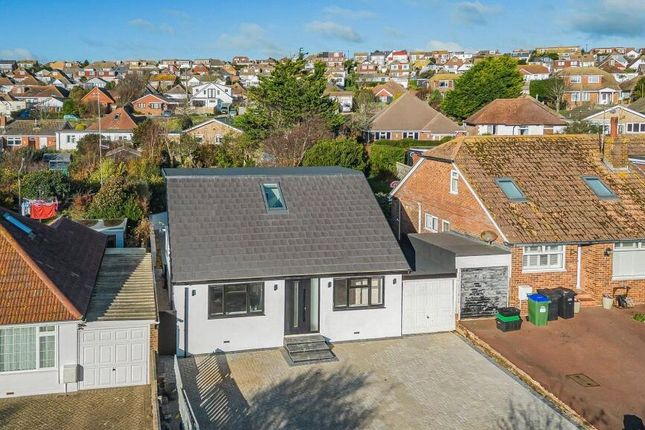 5 bed property, in Bannings Vale, £695,000
